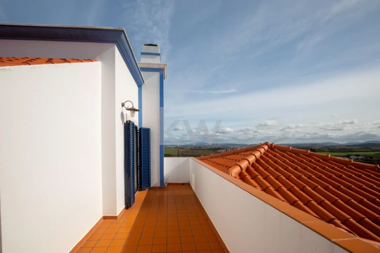 Moradia T5 para Venda em Encarnação Foto 44