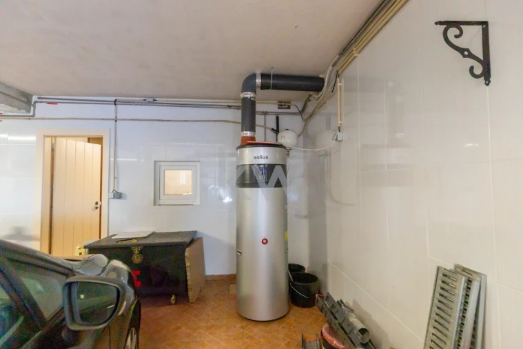 Moradia T5 para Venda em Encarnação Foto 59