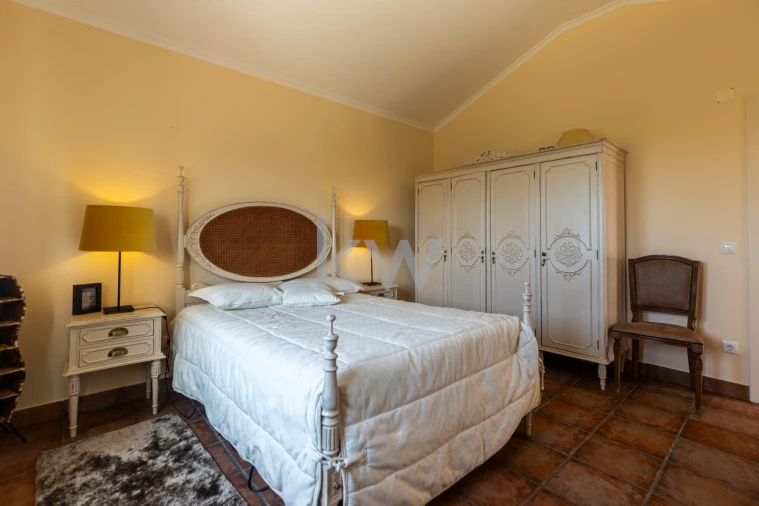 Moradia T5 para Venda em Encarnação Foto 41