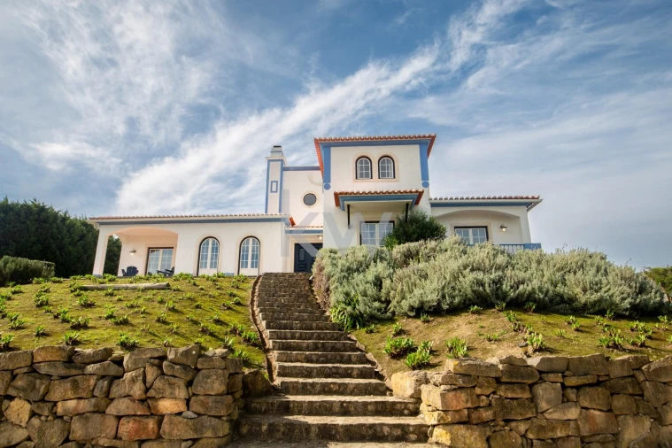 Moradia T5 para Venda em Encarnação Foto 12