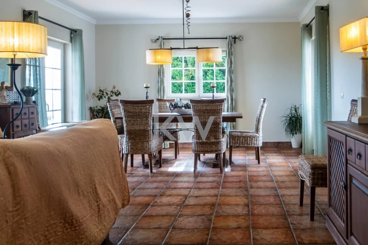 Moradia T5 para Venda em Encarnação Foto 15