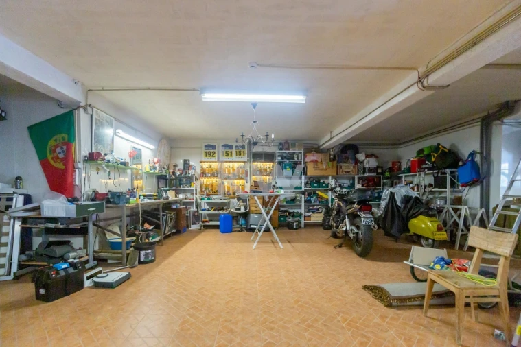 Moradia T5 para Venda em Encarnação Foto 58