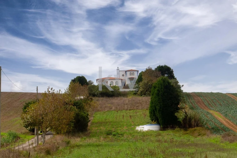 Moradia T5 para Venda em Encarnação Foto 62