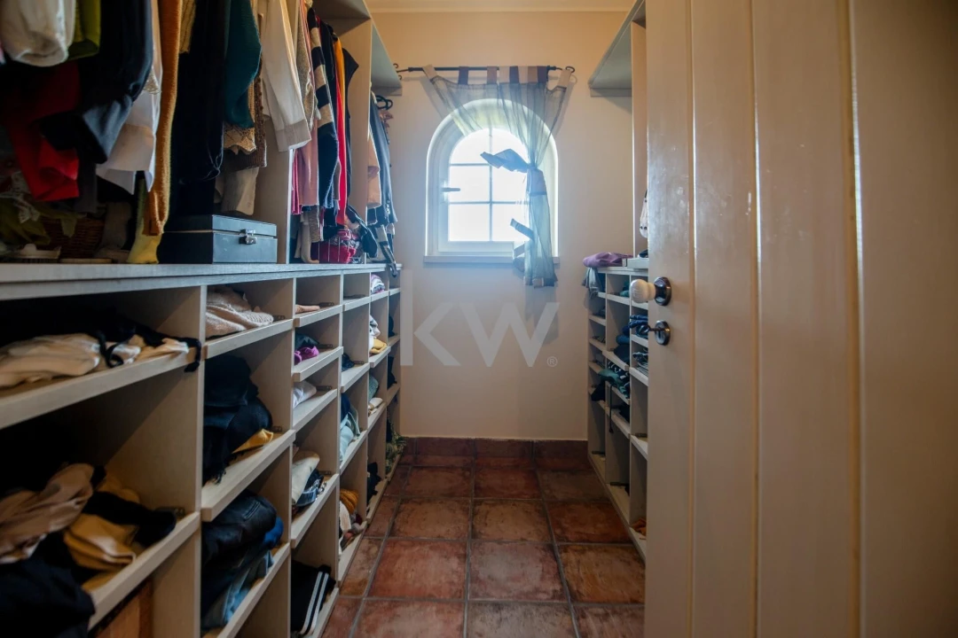 Moradia T5 para Venda em Encarnação Foto 27