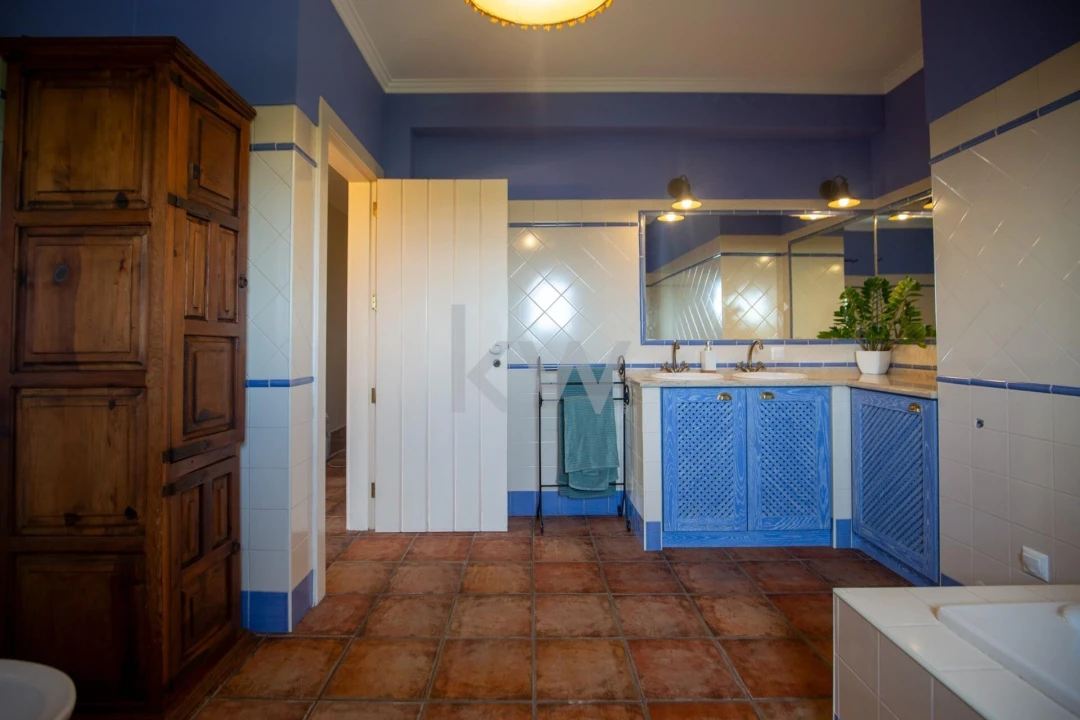 Moradia T5 para Venda em Encarnação Foto 30