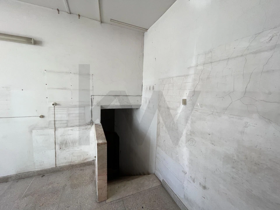 Loja para Arrendamento em Benfica Foto 6