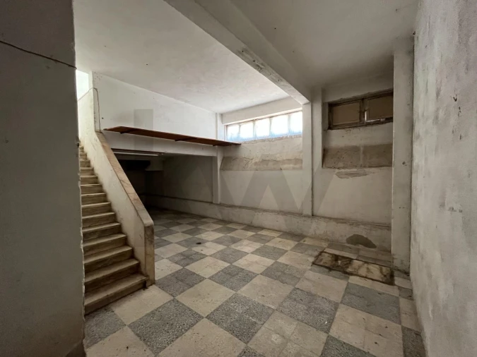 Loja para Arrendamento em Benfica Foto 12