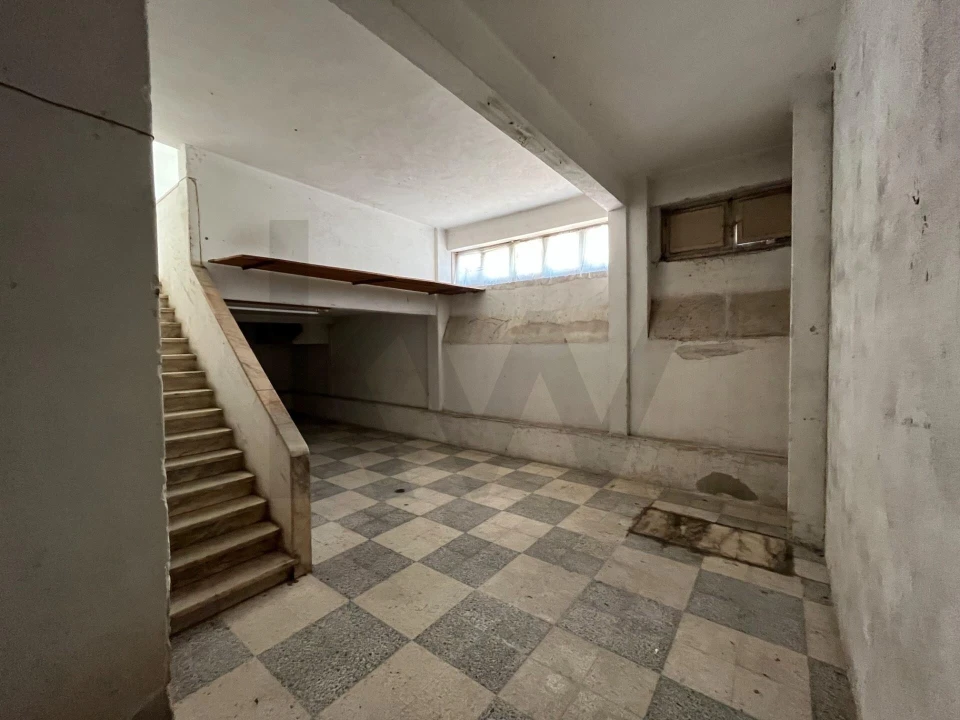 Loja para Arrendamento em Benfica Foto 12