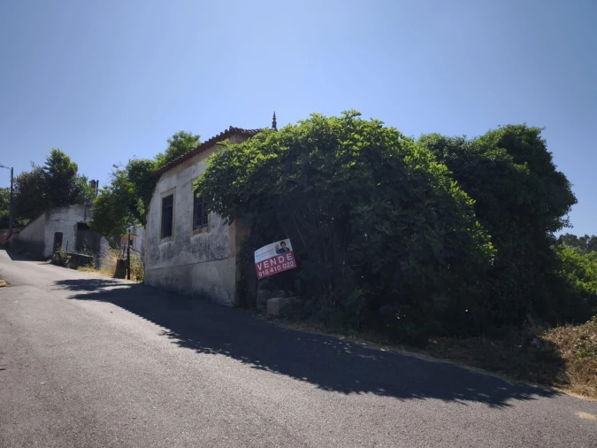 Moradia T3 para Venda em Lorvão Foto 1