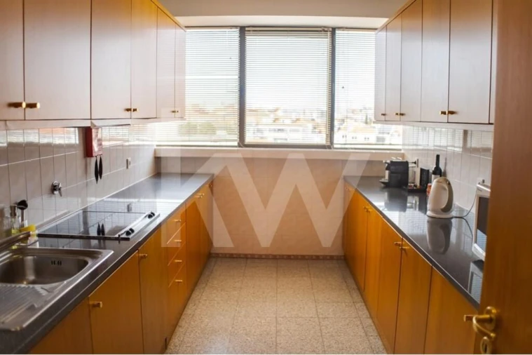 Apartamento T2 para Venda em Santo António Foto 13