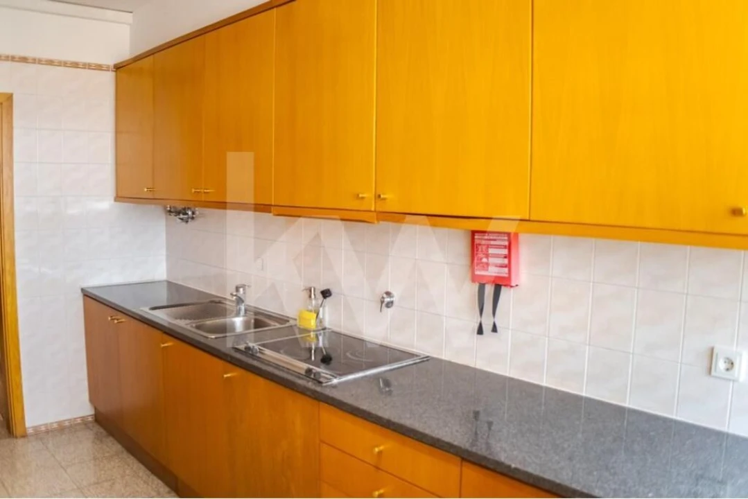 Apartamento T2 para Venda em Santo António Foto 14