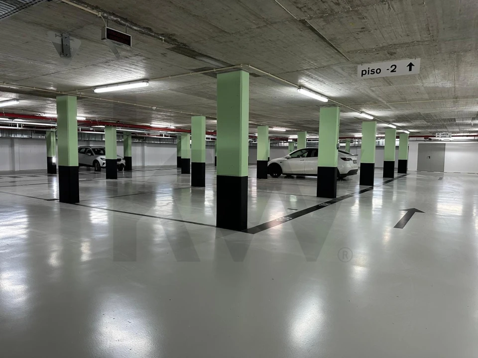 Garagem para Venda em Lagos (São Sebastião e Santa Maria) Foto 7