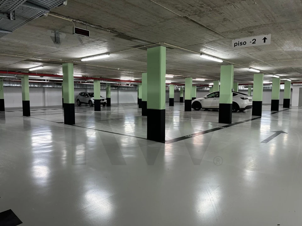 Garagem para Venda em Lagos (São Sebastião e Santa Maria) Foto 9