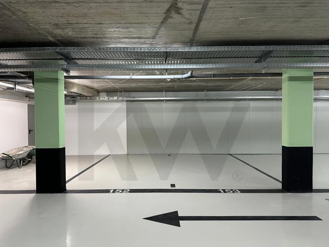 Garagem para Venda em Lagos (São Sebastião e Santa Maria) Foto 10