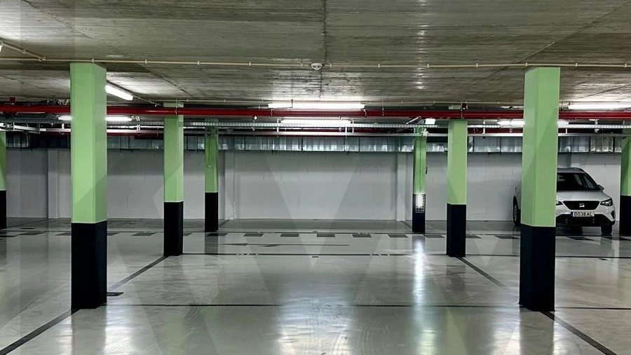 Garagem para Venda em Lagos (São Sebastião e Santa Maria)