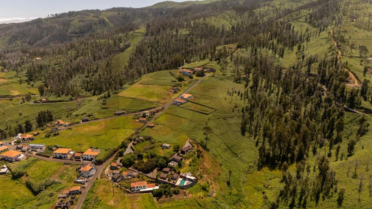 Terreno para Venda em Ponta do Pargo Foto 13