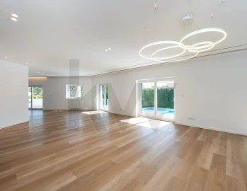 Moradia T8 para Venda em Cascais e Estoril