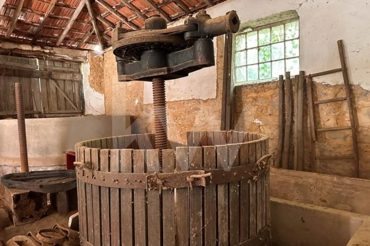 Moradia T16 para Venda em Tamengos, Aguim e Óis do Bairro Foto 114