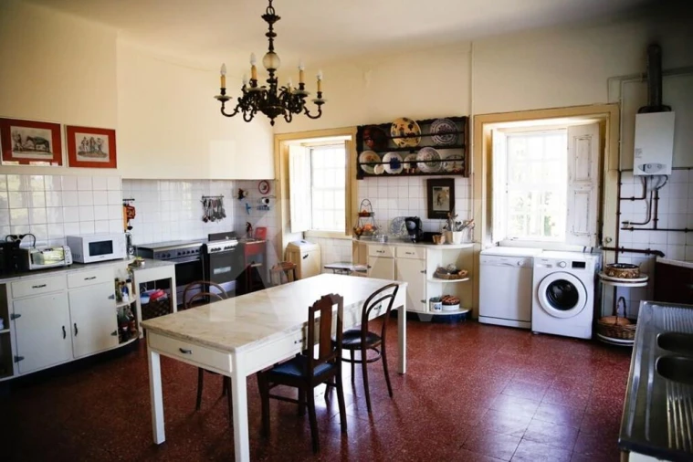 Moradia T16 para Venda em Tamengos, Aguim e Óis do Bairro Foto 38