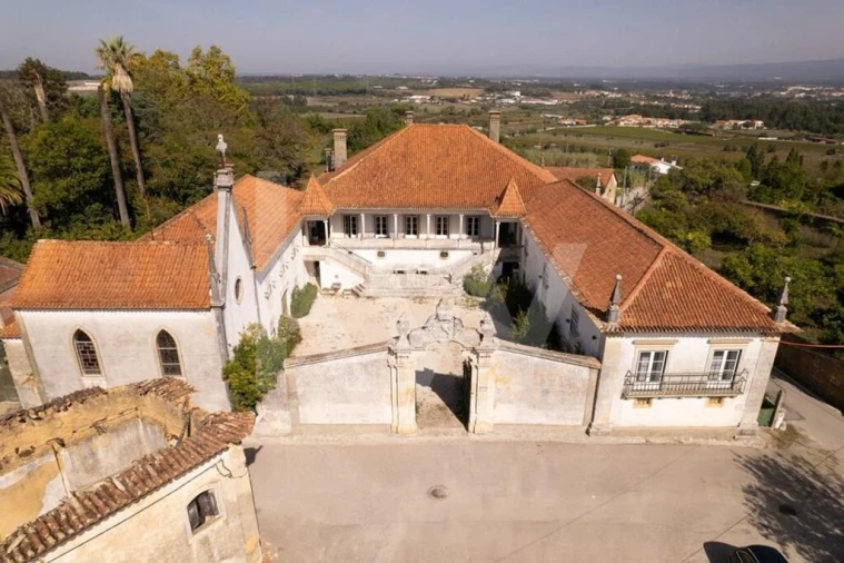 Moradia T16 para Venda em Tamengos, Aguim e Óis do Bairro Foto 1