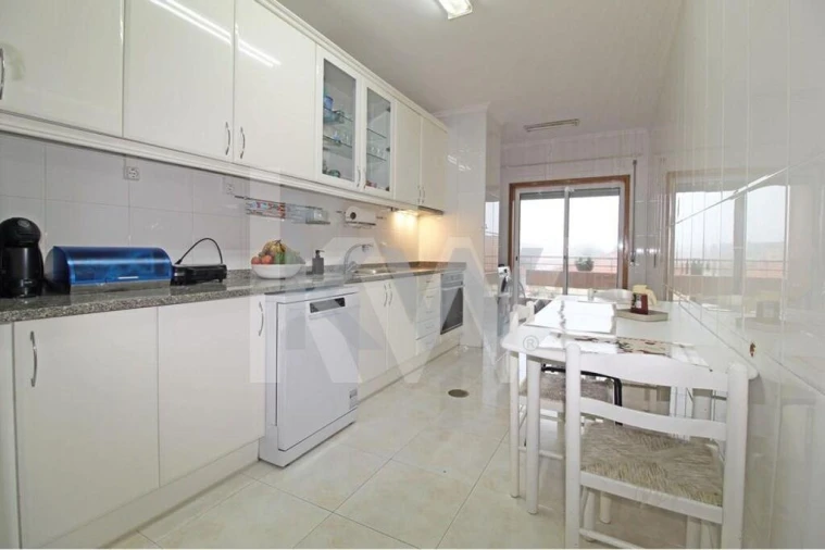 Apartamento T3 para Arrendamento em São Felix da Marinha Foto 5