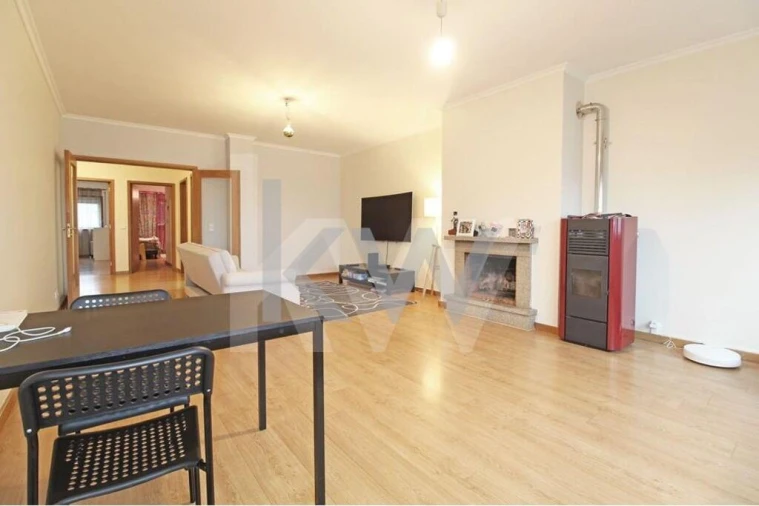 Apartamento T3 para Arrendamento em São Felix da Marinha Foto 13