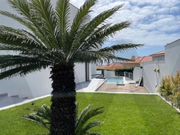 Moradia T4 para Venda em Alcabideche