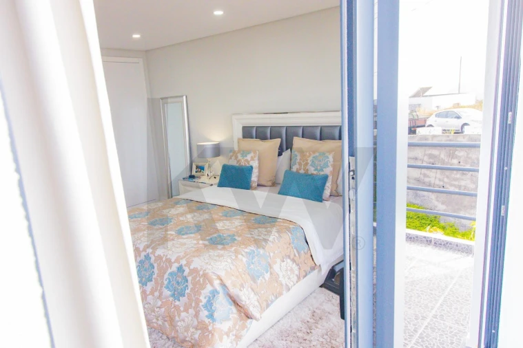 Moradia T2 para Venda em Ribeira Brava Foto 18