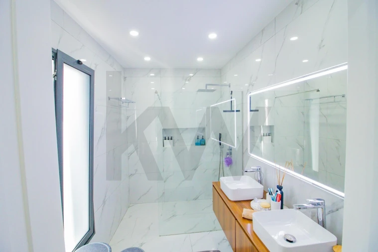 Moradia T2 para Venda em Ribeira Brava Foto 7