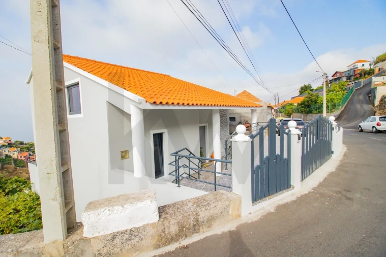 Moradia T2 para Venda em Ribeira Brava Foto 86