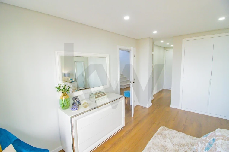 Moradia T2 para Venda em Ribeira Brava Foto 6