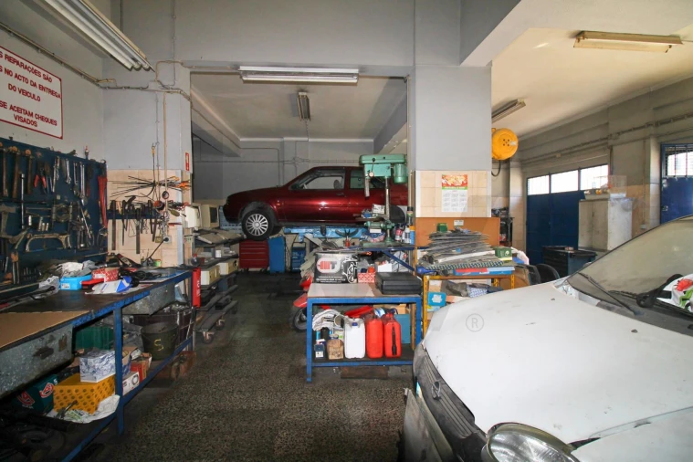 Armazém para Venda em Seixal, Arrentela e Aldeia de Paio Pires Foto 14