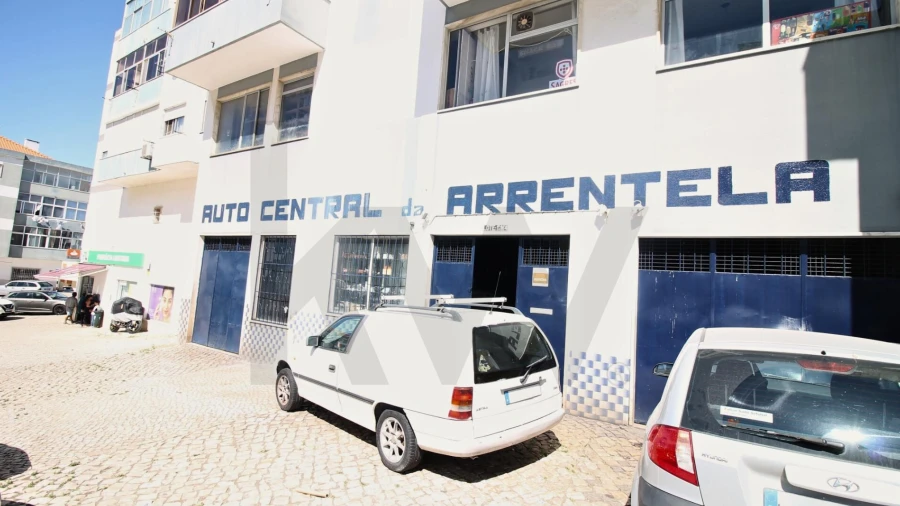 Armazém para Venda em Seixal, Arrentela e Aldeia de Paio Pires
