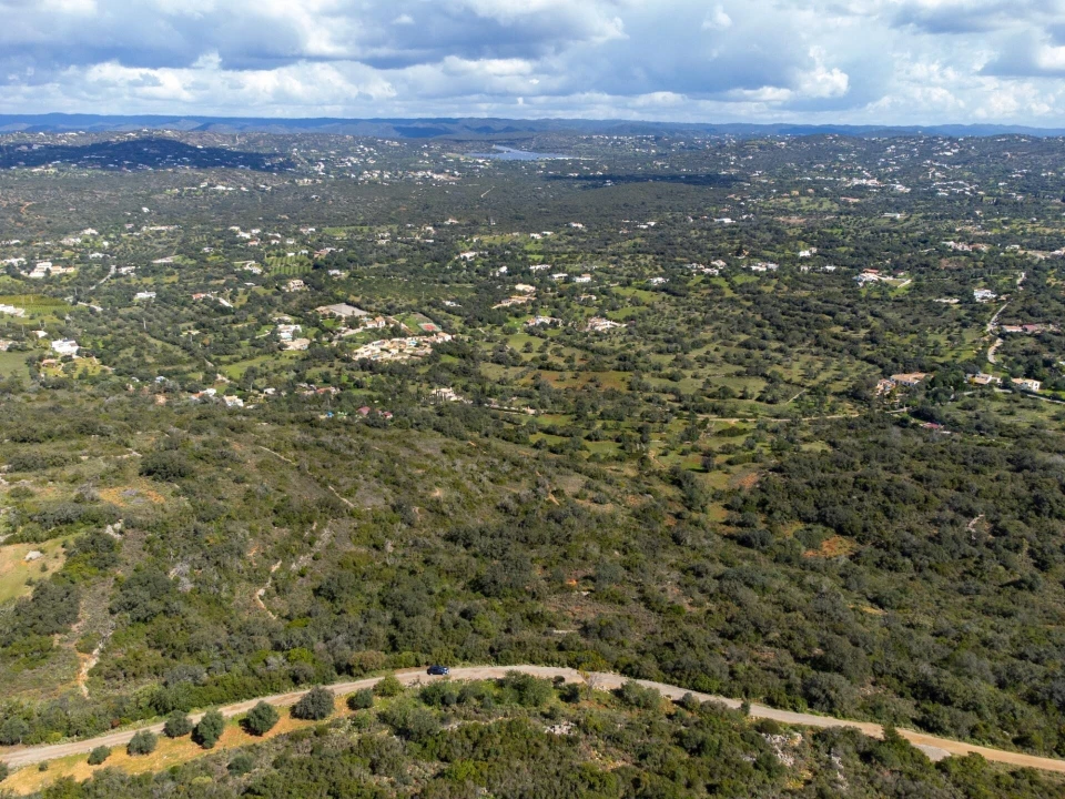 Terreno para Venda em Santa Barbara de Nexe Foto 2
