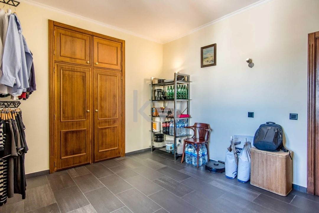 Apartamento T4 para Venda em Portimão Foto 28