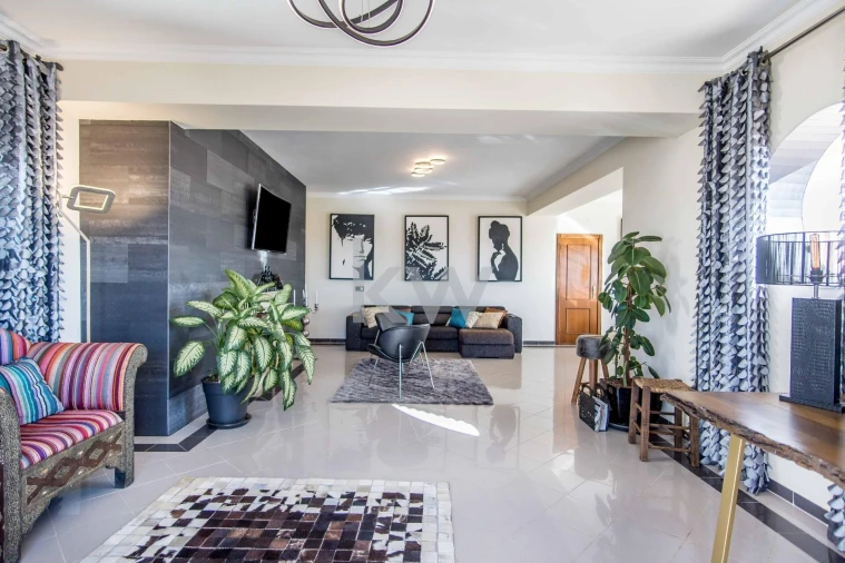 Apartamento T4 para Venda em Portimão Foto 2