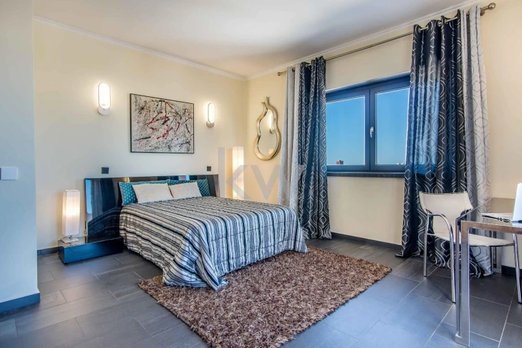 Apartamento T4 para Venda em Portimão Foto 23