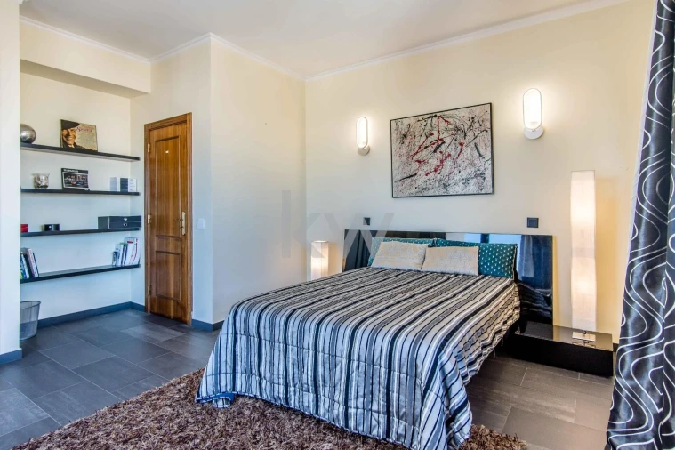 Apartamento T4 para Venda em Portimão Foto 24