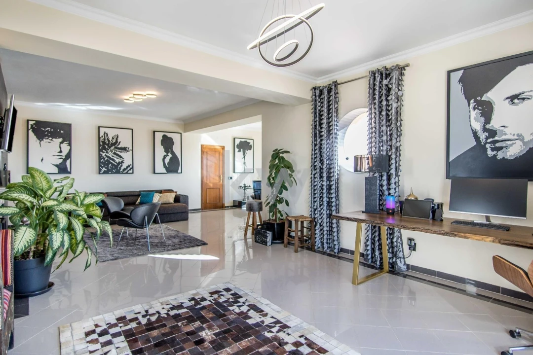Apartamento T4 para Venda em Portimão Foto 3