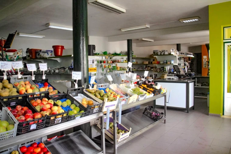 Loja para Venda em Regueira de Pontes Foto 10