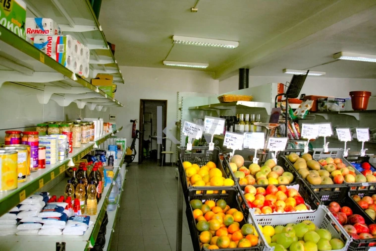 Loja para Venda em Regueira de Pontes Foto 1