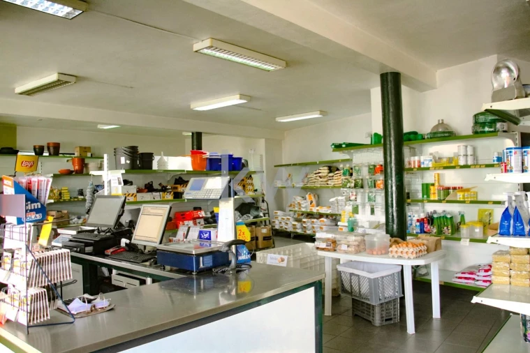 Loja para Venda em Regueira de Pontes Foto 4