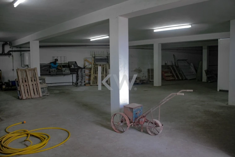 Loja para Venda em Regueira de Pontes Foto 14