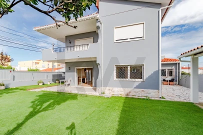 Moradia T4 para Venda em Alcabideche