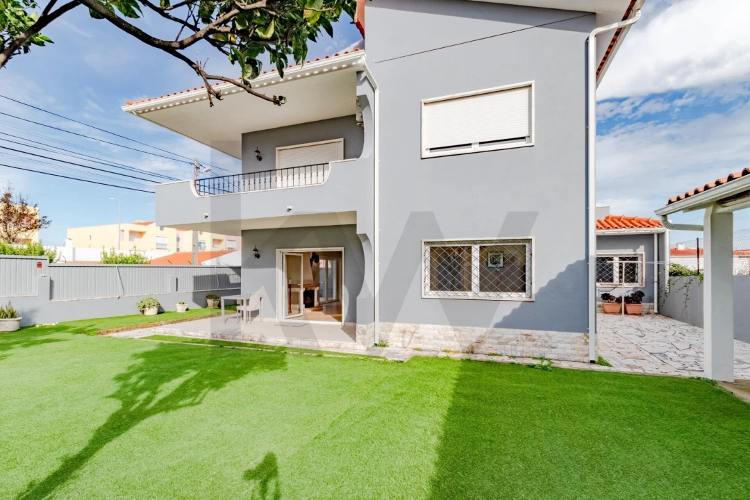 Moradia T4 para Venda em Alcabideche Foto 45