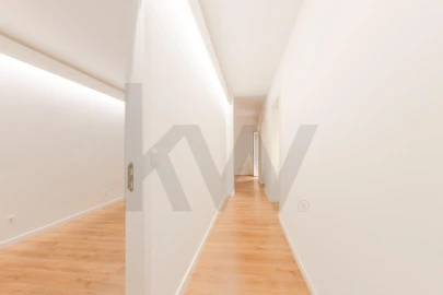 Apartamento T3 para Arrendamento em Misericórdia