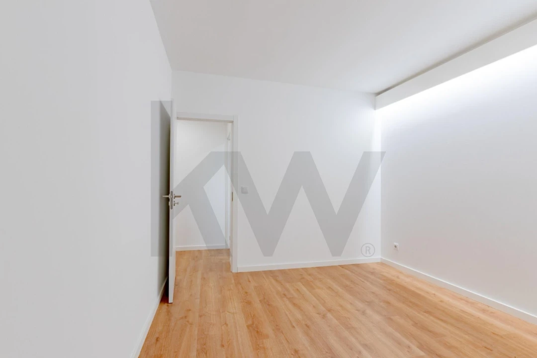 Apartamento T3 para Arrendamento em Misericórdia Foto 19