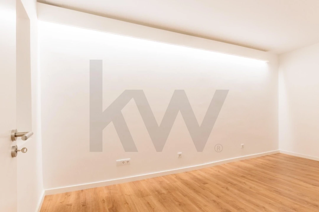 Apartamento T3 para Arrendamento em Misericórdia Foto 11
