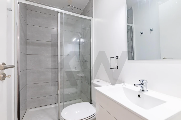 Apartamento T3 para Arrendamento em Misericórdia Foto 25