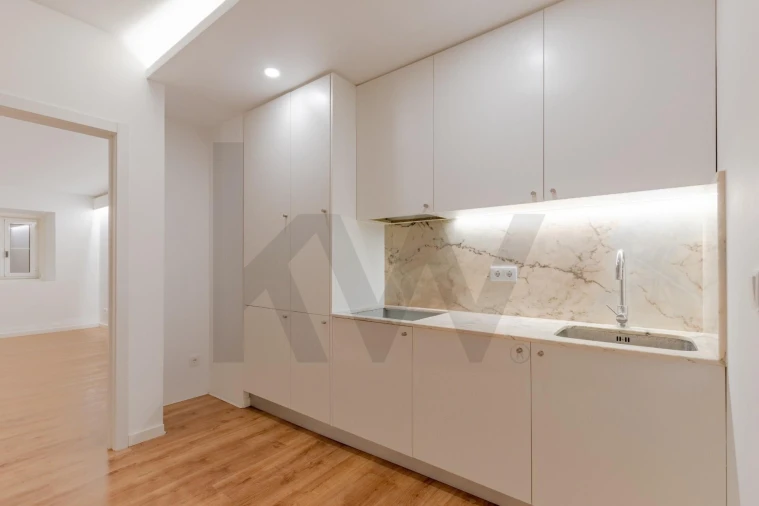 Apartamento T3 para Arrendamento em Misericórdia Foto 15